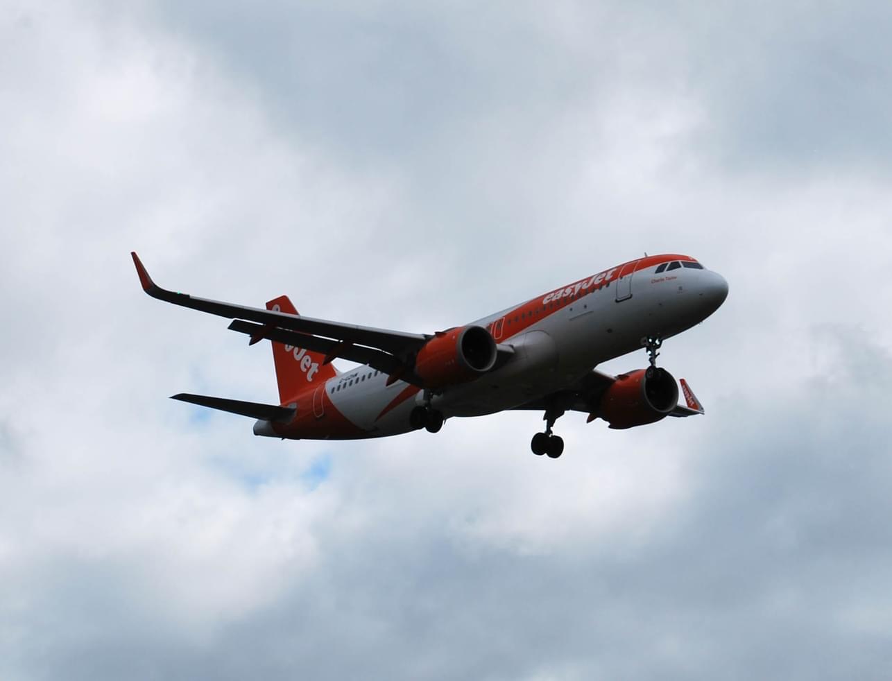 EasyJet Issues Warning to Passengers Amid French Air Traffic Control Strikes